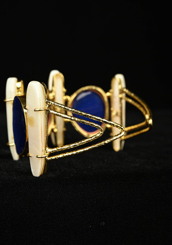 Mother of Pearl with Monalisa Stone Ajustable Handcuff Bracelet With and Gold Tone