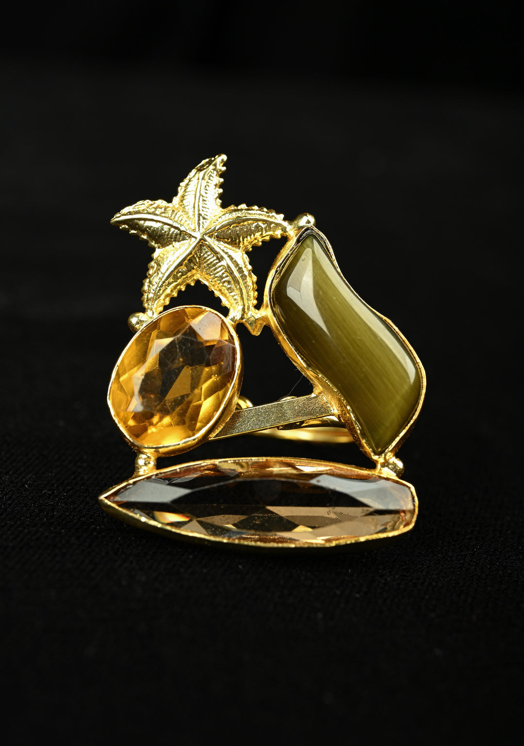 Starfish Motif Ring with Yellow-White-Green Glass Gemstone