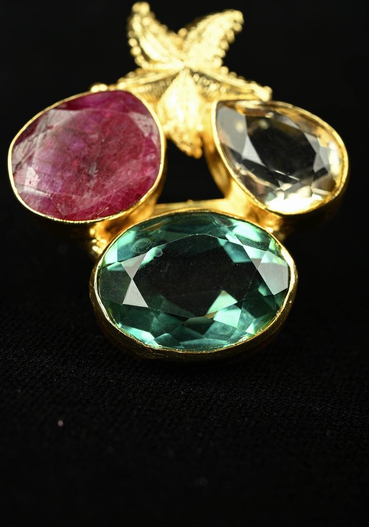 Motif Ring with Magenta-White-Green Glass Gemstone
