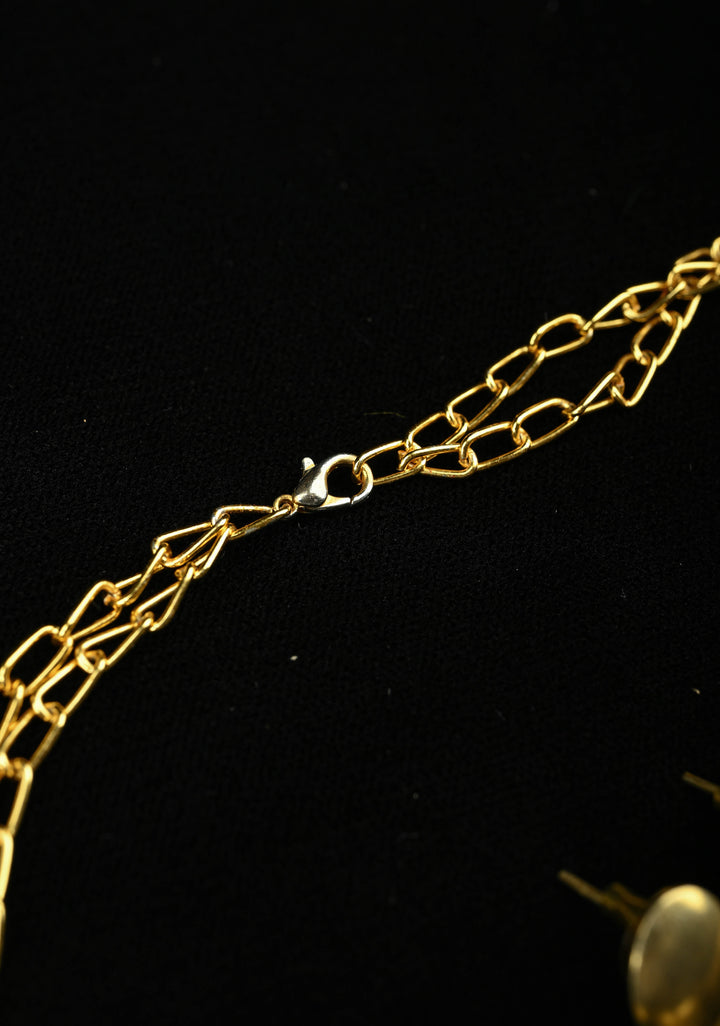 Mother of Pearls and Black Onyx Necklace and Earrings Set