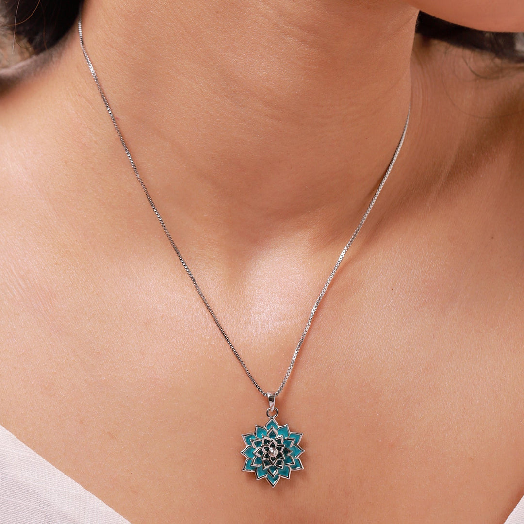 Fractals In Nature Infinite Fern Pendant | SHOBITAM
