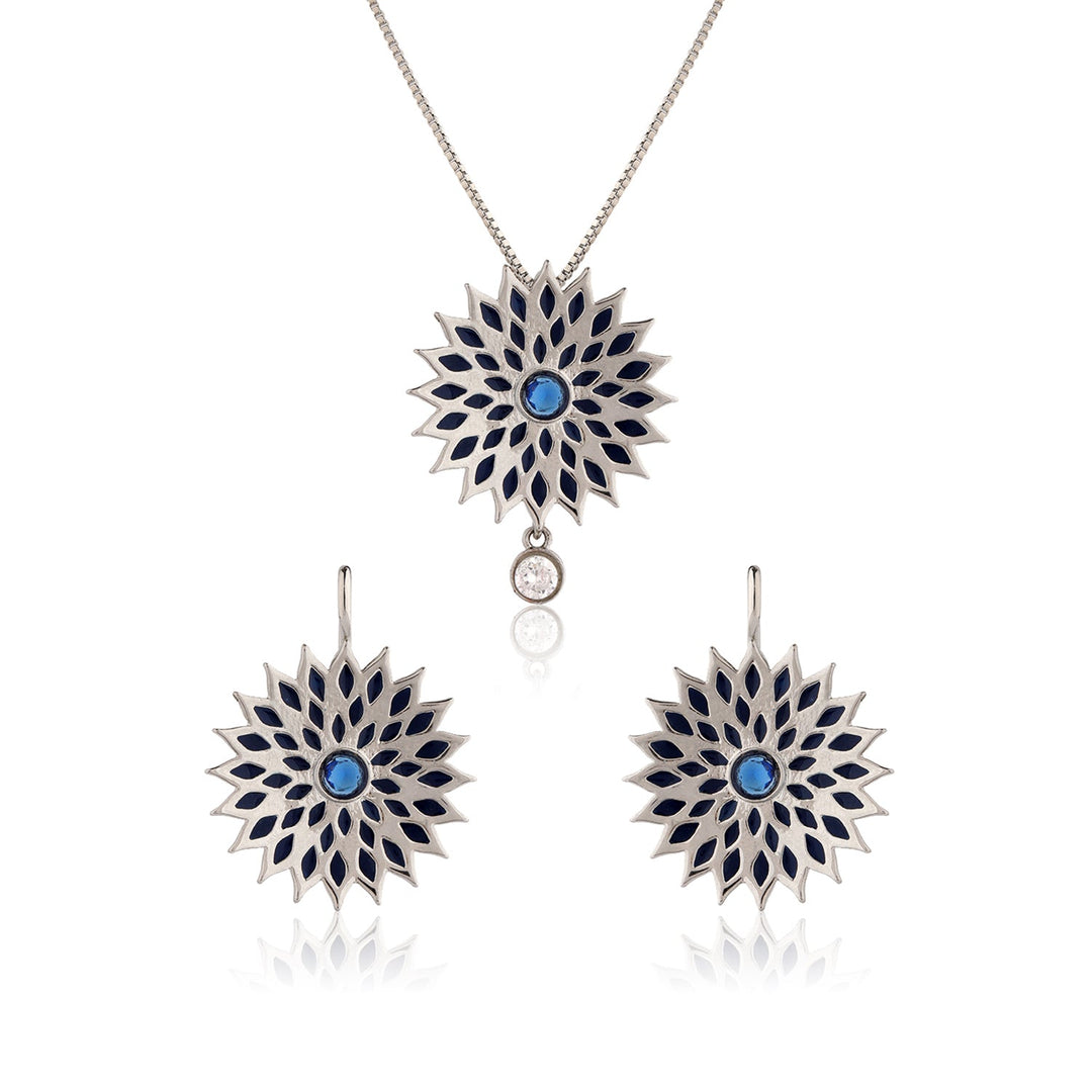 Fractals In Nature Quantum Bloom Pendant Set | SHOBITAM