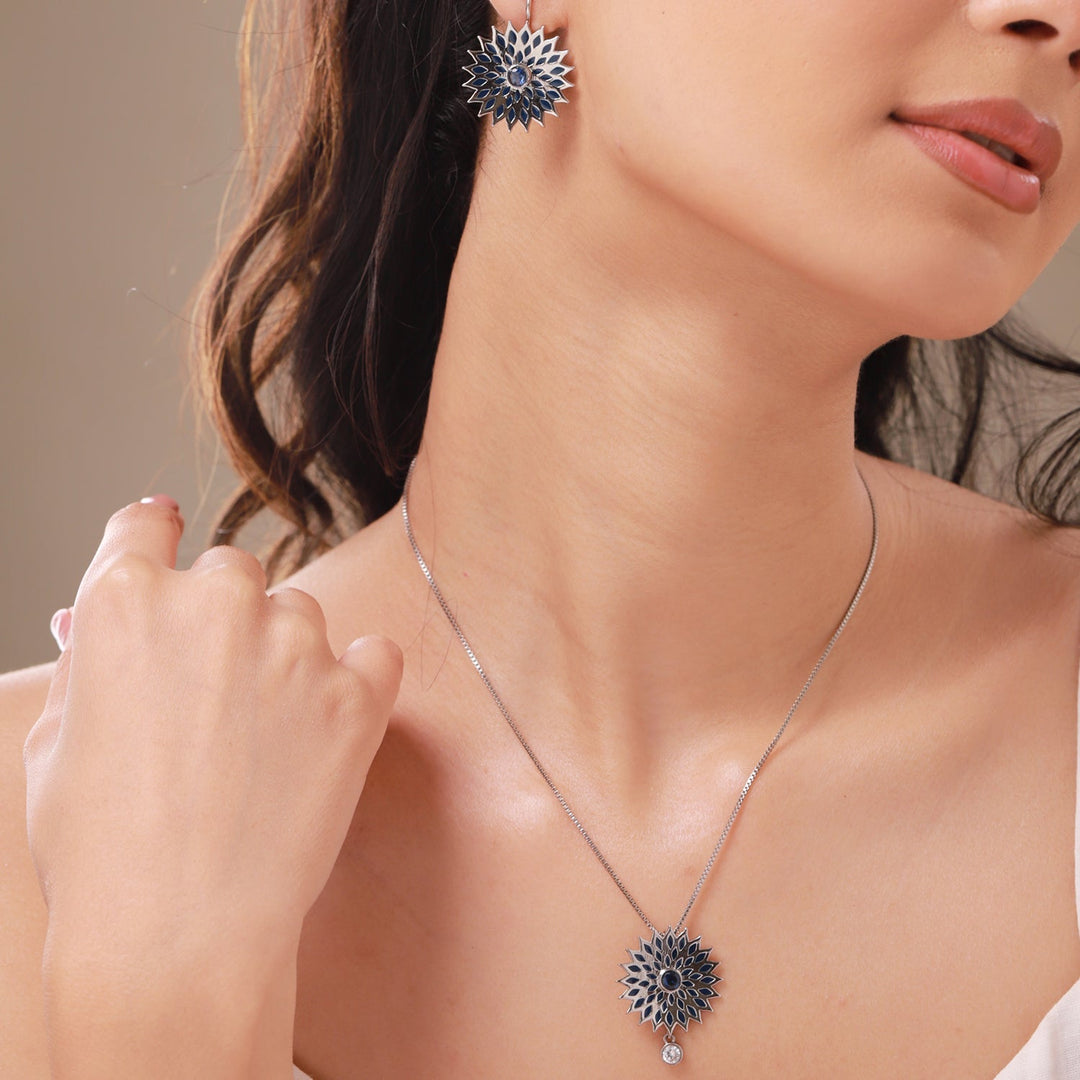 Fractals In Nature Quantum Bloom Pendant Set | SHOBITAM