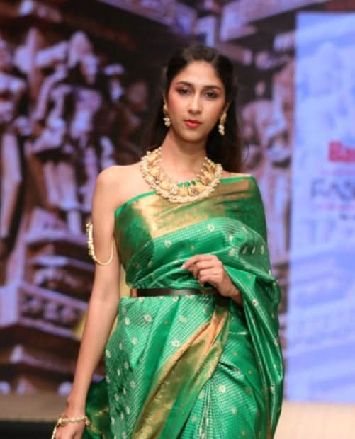 Zari Checks Kanjivaram Pure Silk Saree with Meenakari Buttas and Handwork Kemp Tassels | SILK MARK CERTIFIED