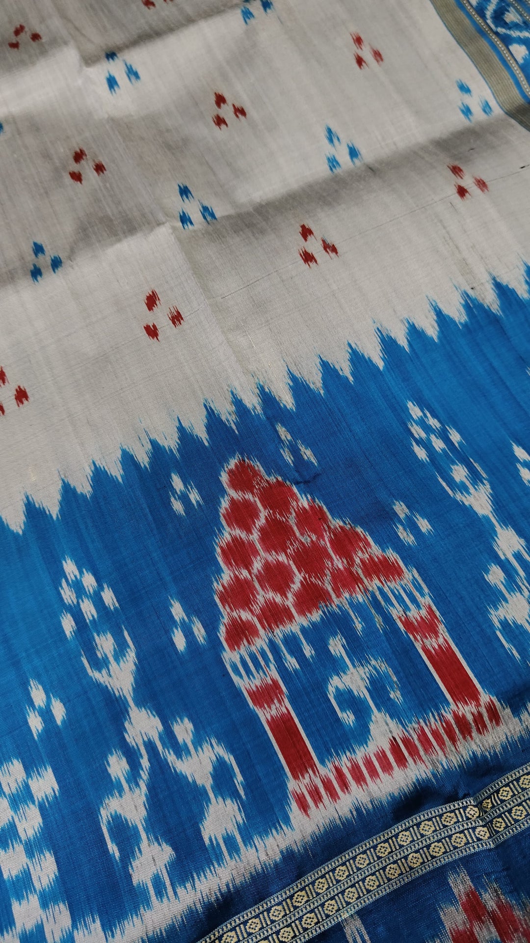 Grey Handloom Sambalpuri Ikkat Silk Saree with Contrast Dolabedi Border and No Blouse Piece| SILK MARK CERTIFIED