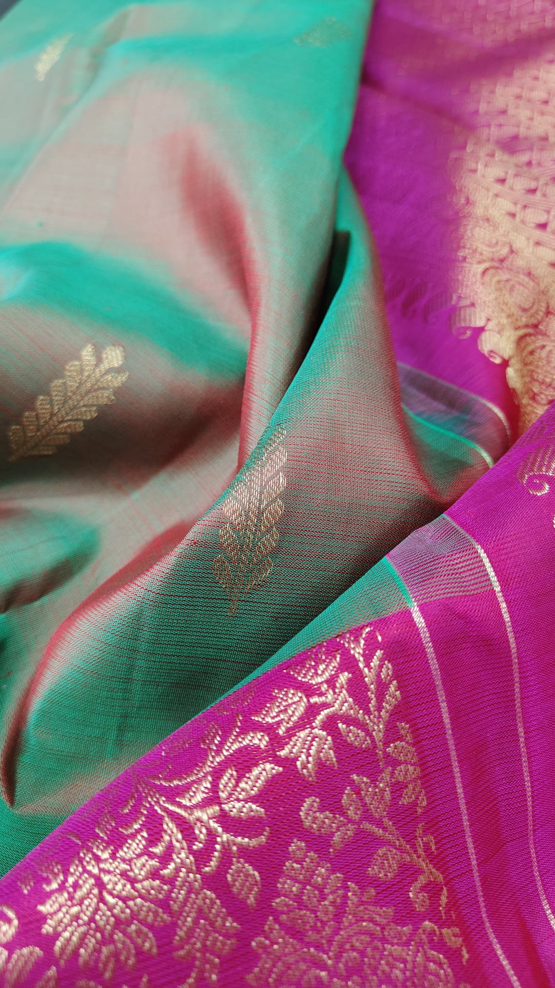 Green Dual Tone Stunning Half Border Kanjivaram Pure Silk saree with Zari Brocade | SILK MARK CERTIFIED