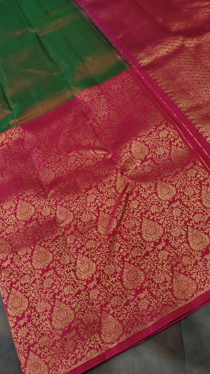 Green Dual Tone Stunning Half Border Kanjivaram Pure Silk saree with Zari Brocade | SILK MARK CERTIFIED