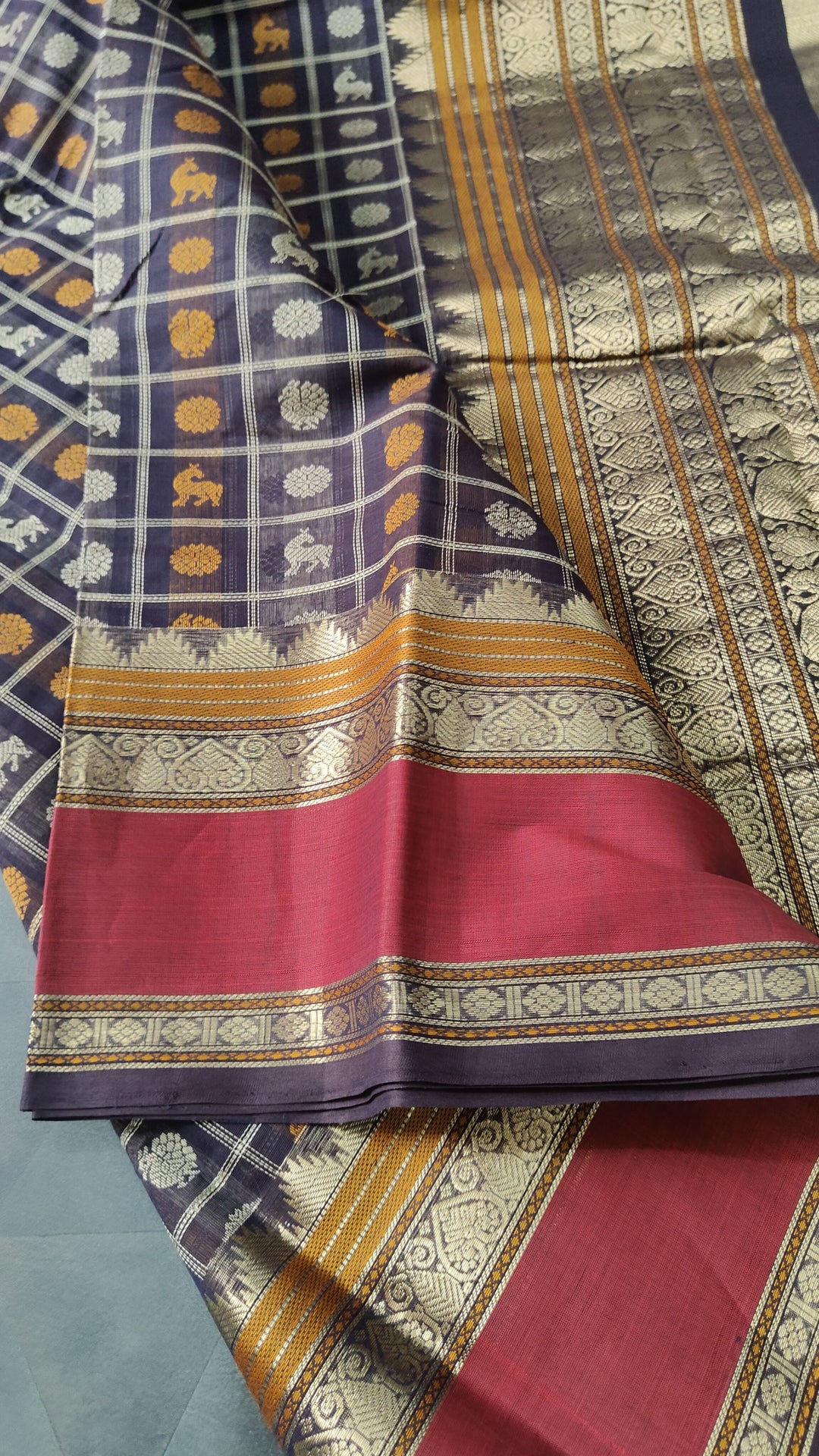 Deep Plum Handloom Kanchi cotton Saree with 1000 Buttas and Rettaipet Zari Border