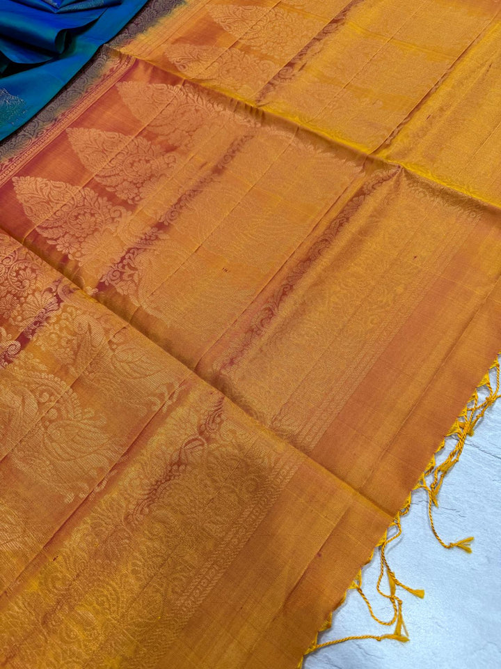 Peacock Blue Borderless Kanjivaram Soft Silk Saree with Peacock Buttas and Contrast Pallu | SILK MARK CERTIFIED