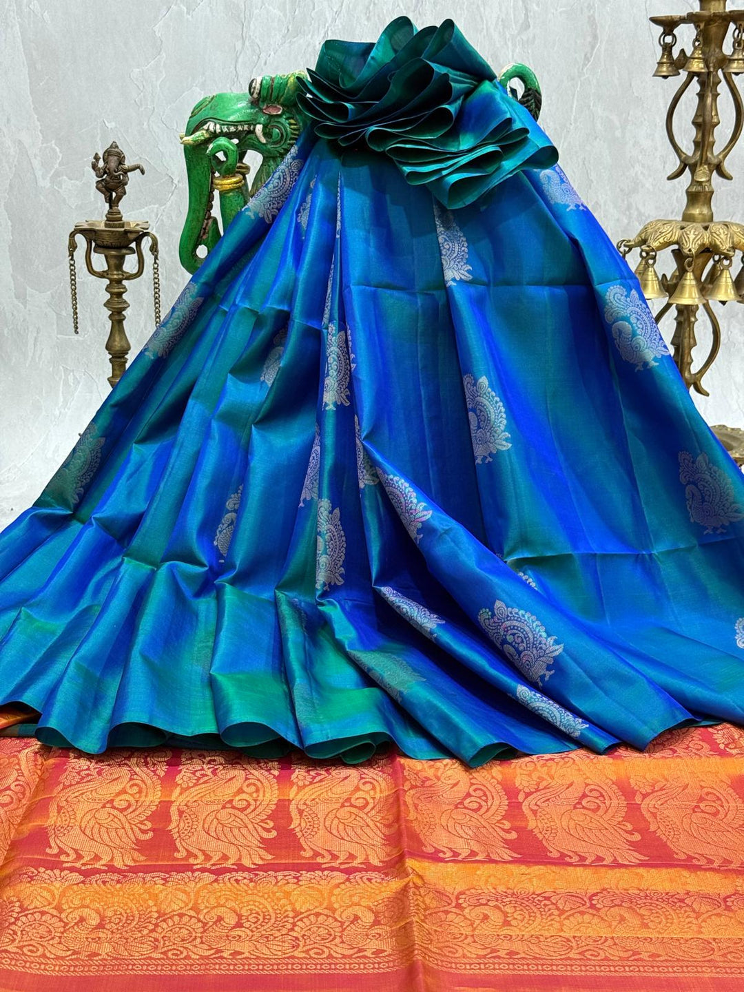 Peacock Blue Borderless Kanjivaram Soft Silk Saree with Peacock Buttas and Contrast Pallu | SILK MARK CERTIFIED