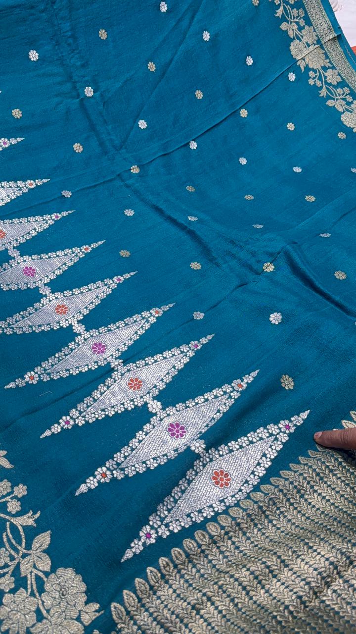 Peacock Green Floral Design on Banarasi Tussar Georgette Saree with Meenakari Diamond Pannel and Zari Border| SILK MARK CERTIFIED