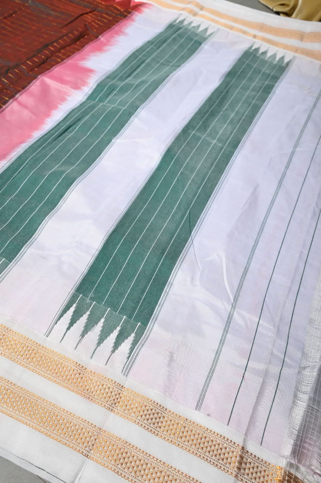 Green-Maroon Dual Tone Ilkal Weave Mercerized Bagalkote Cotton Saree with Zari Checks and Contrast Zari Border | SHOBITAM