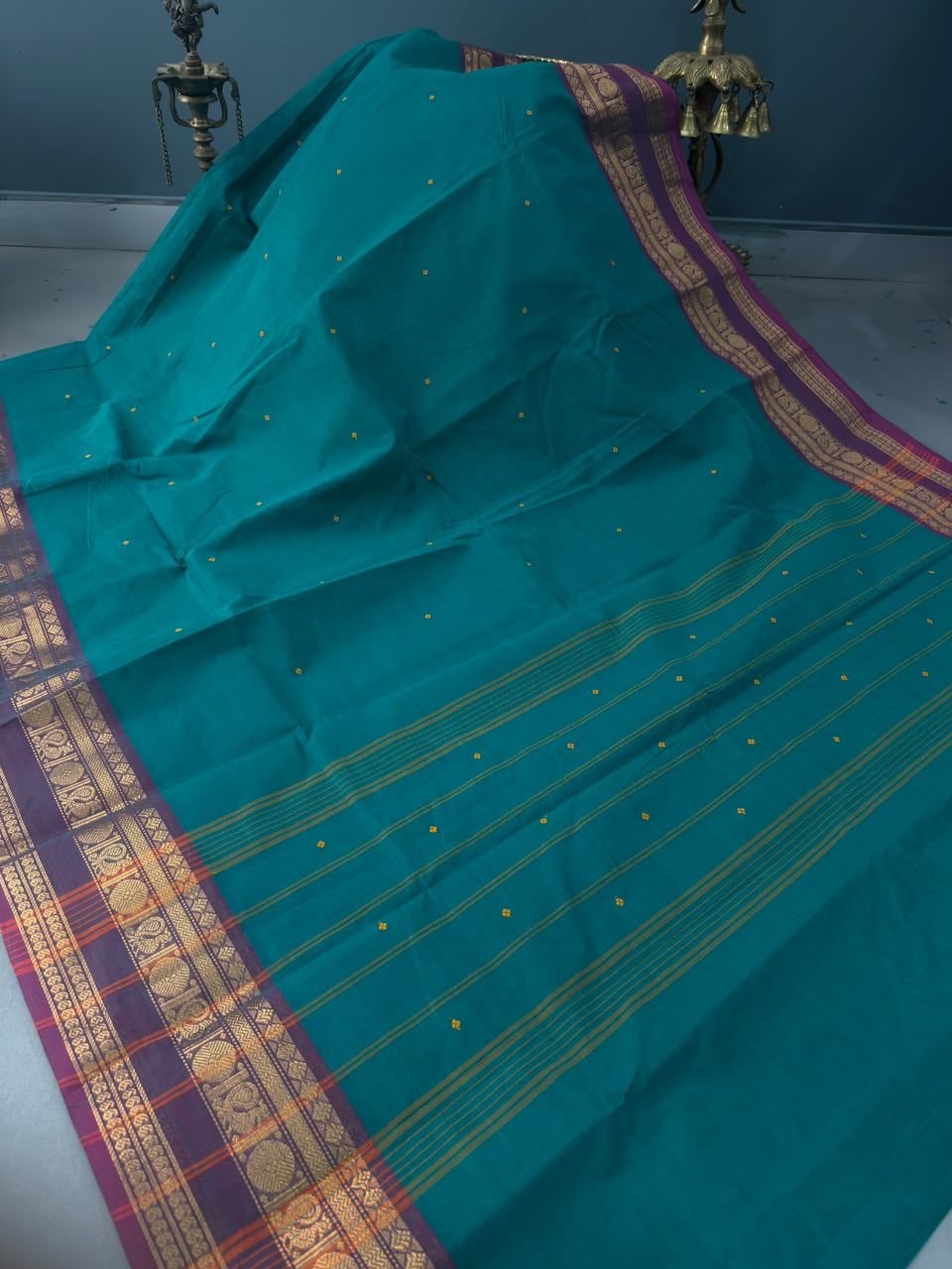 Rama Green Kanchi Cotton Saree with Thread Buttas and Contrast Zari Borders | SHOBITAM