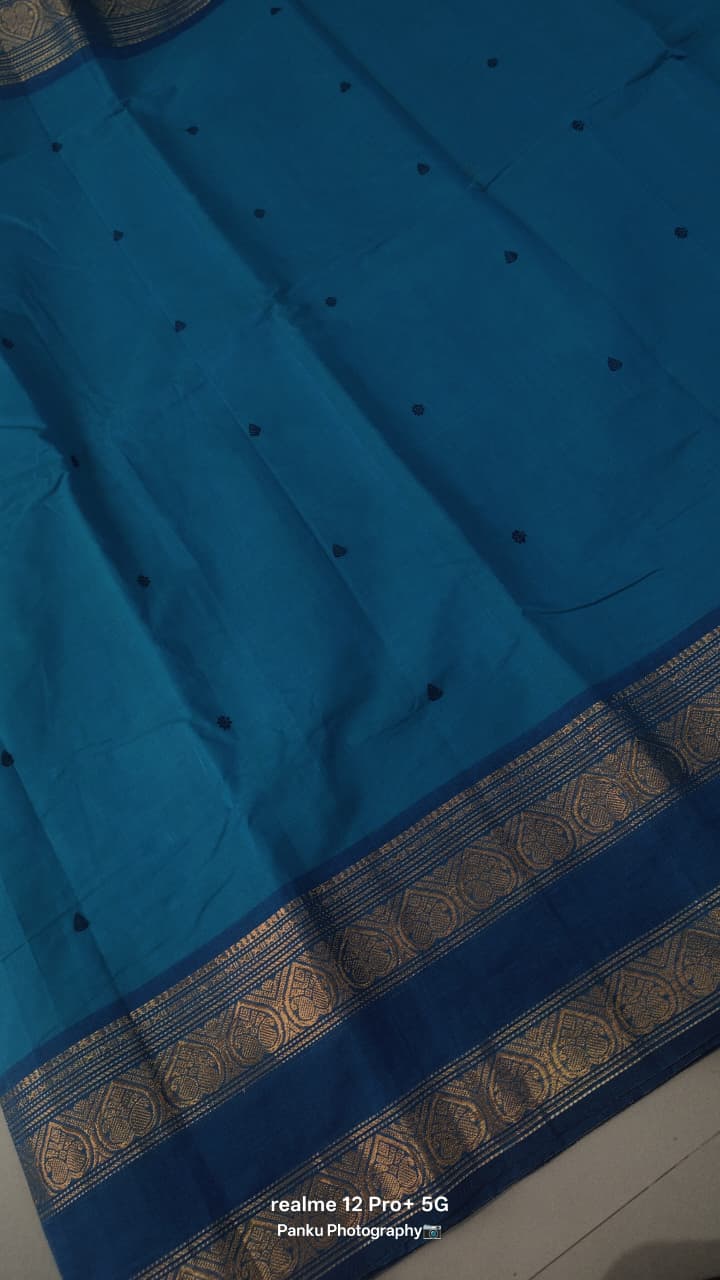 Rama Green Kanchi Cotton Saree with Thread Buttas and Rettaipet Zari Borders | SHOBITAM