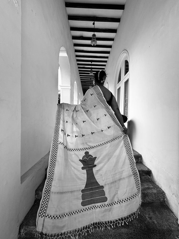 Queen's Gambit Royal Handwoven Jamdani Silk Saree - White | SILK MARK CERTIFIED | SHOBITAM