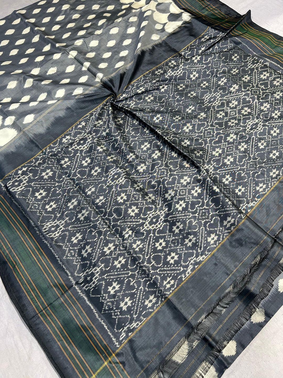 Gray and White Scalloped Design Pure Ikat Silk Saree| SILK MARK CERTIFIED