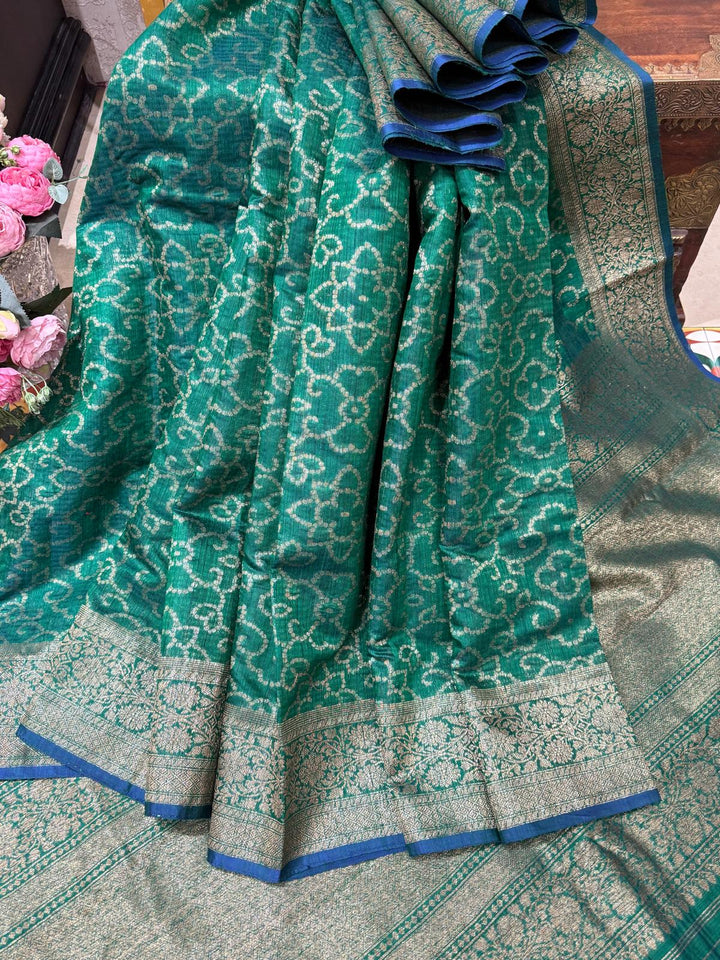 Authentic Banarasi Trellis pattern Pure Dupion Silk saree in Green with Kadhuwa Zari Border | SILK MARK CERTIFIED