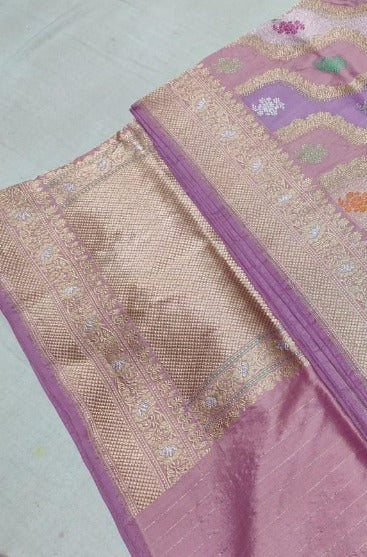 Rangkaat Kadhuwa Banarasi Silk Saree with trellis Diagonal Zari stripes | SILK MARK CERTIFIED