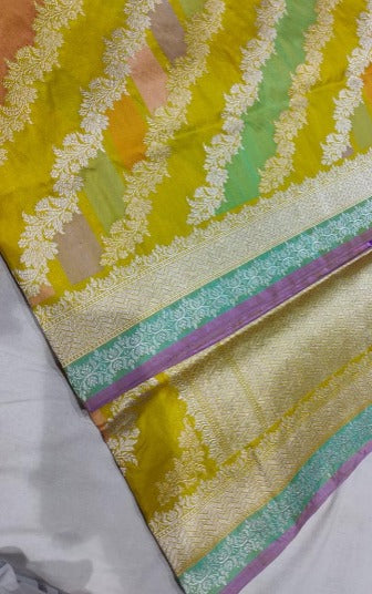 Rangkaat Kadhuwa Banarasi Silk Saree with Diagonal Zari stripes | SILK MARK CERTIFIED
