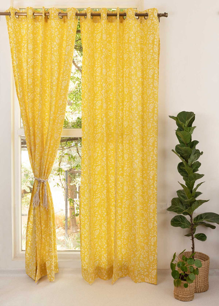 Yellow Daisy 100% cotton floral curtain for kids room, living room & bed room - Room darkening - Single Piece | SHOBITAM