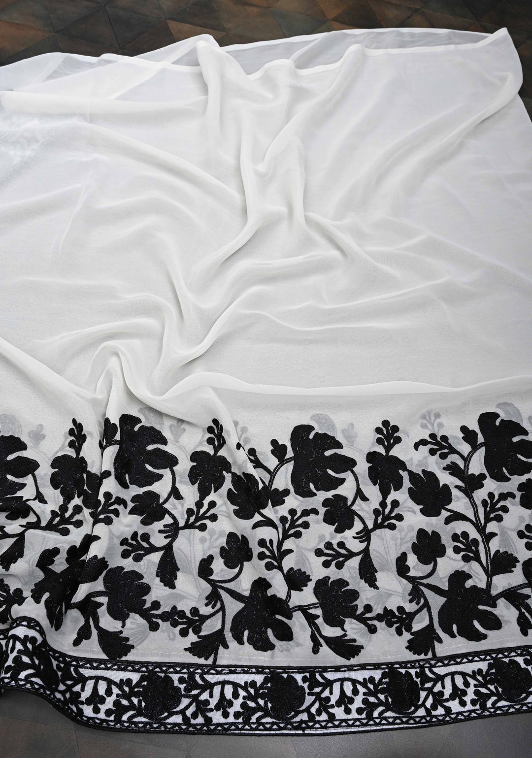 Half Jaal Kashmiri Aari Embroidered Floral Saree in White Georgette