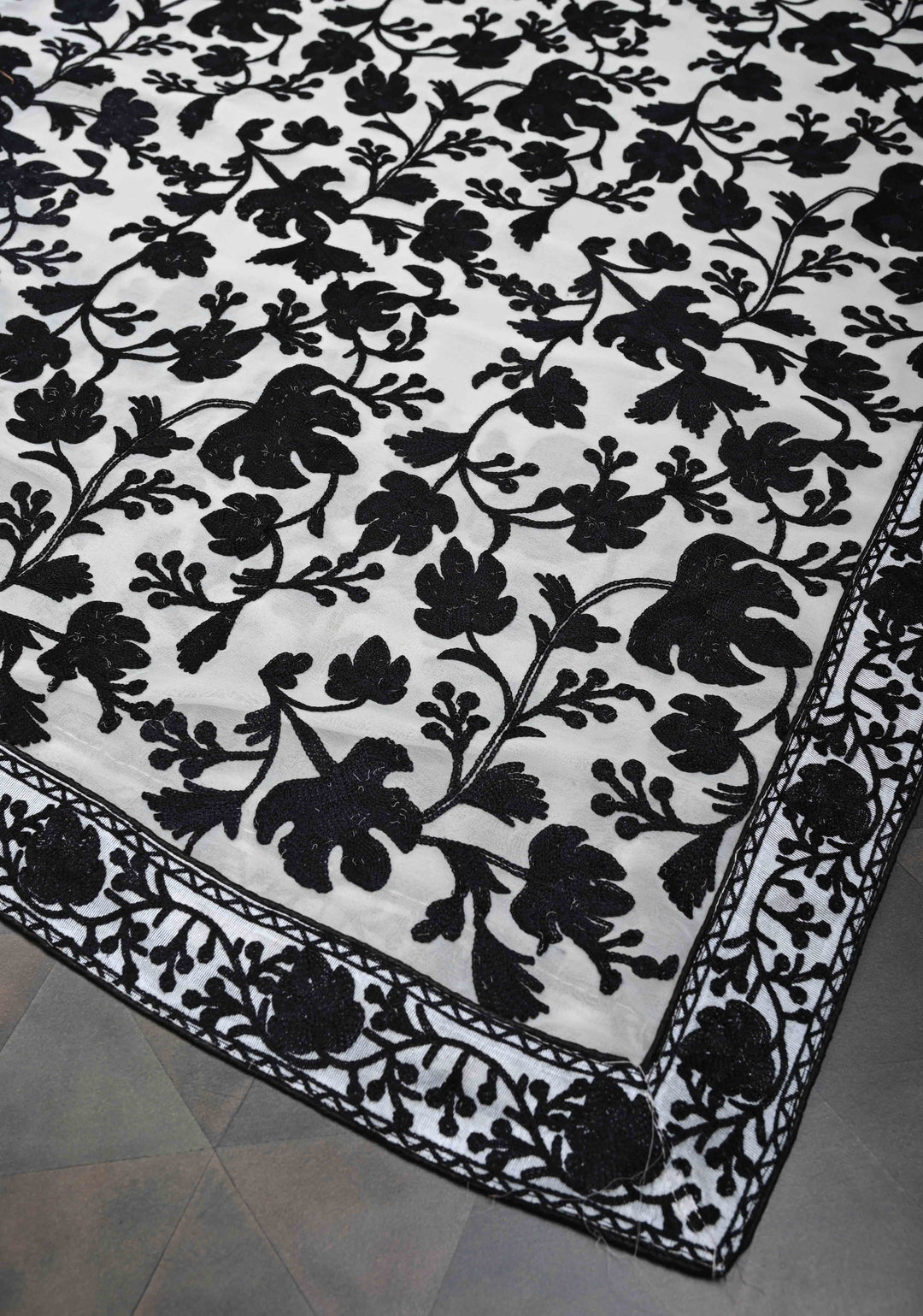 Half Jaal Kashmiri Aari Embroidered Floral Saree in White Georgette