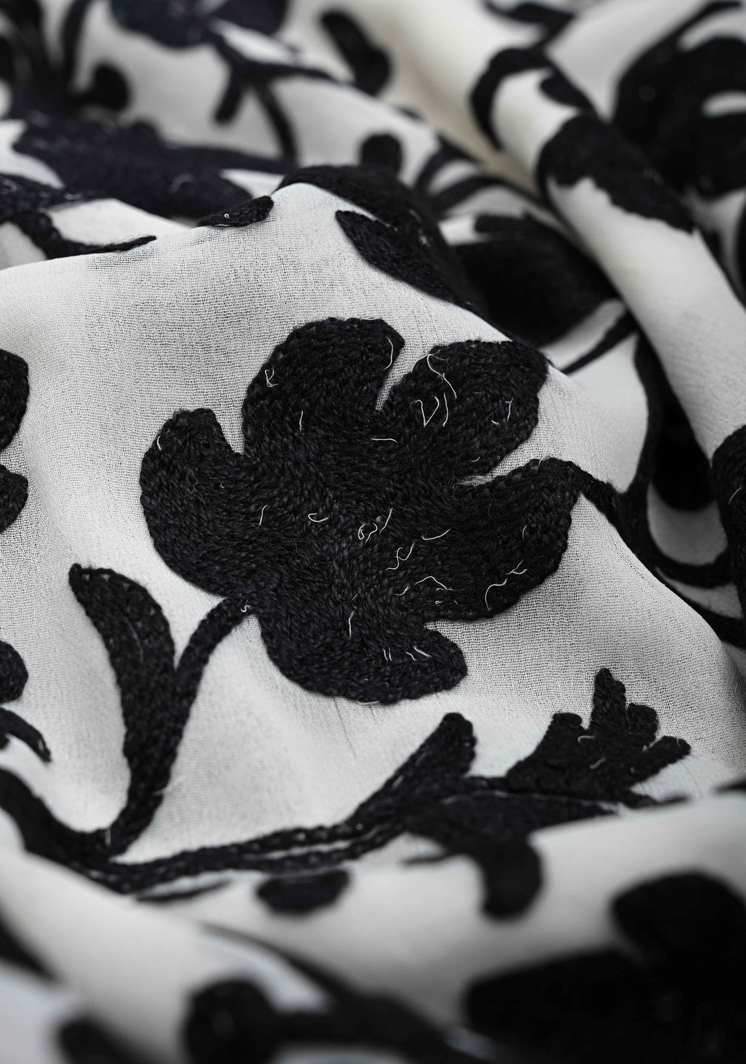 Half Jaal Kashmiri Aari Embroidered Floral Saree in White Georgette