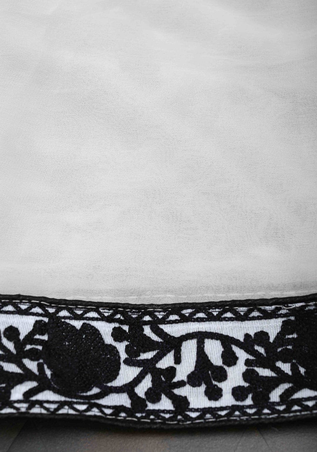 Half Jaal Kashmiri Aari Embroidered Floral Saree in White Georgette