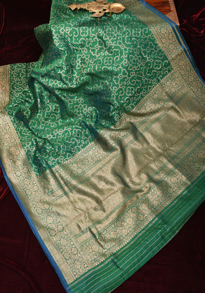 Authentic Banarasi Trellis pattern Pure Dupion Silk saree in Green with Kadhuwa Zari Border | SILK MARK CERTIFIED