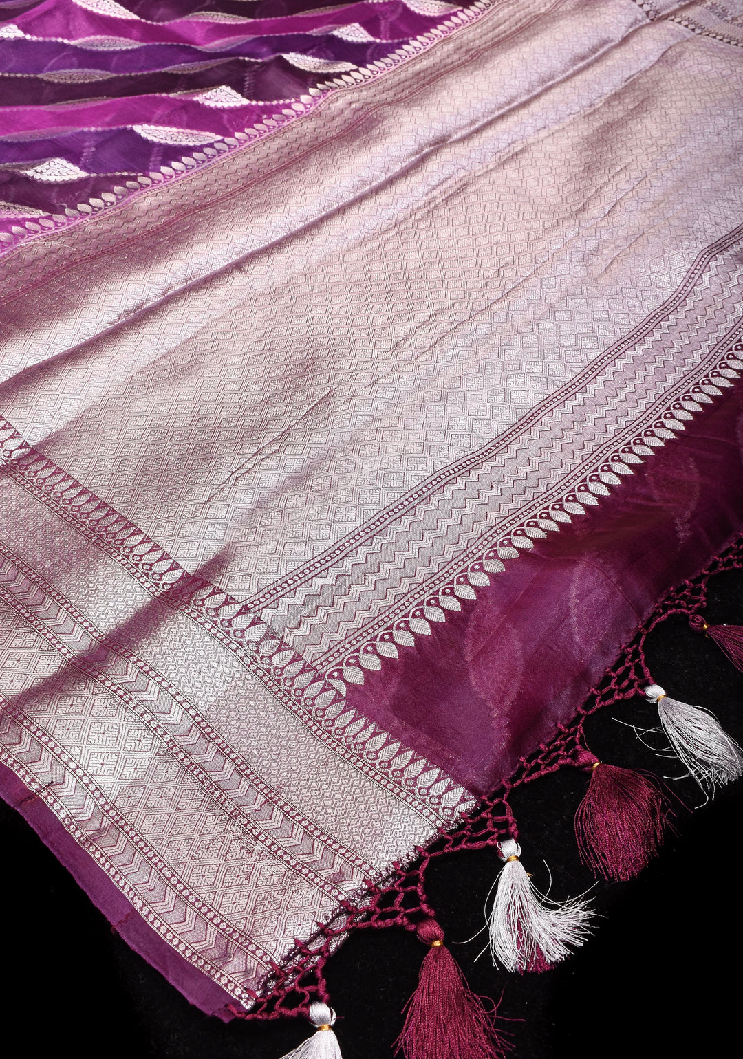 Leheria  Organza Silk Saree in Zari diagonal lines with buttas and Zari Border| SILK MARK CERTIFIED