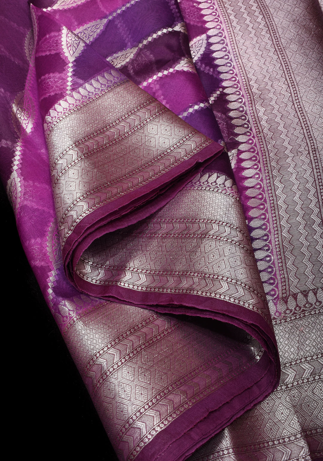 Leheria  Organza Silk Saree in Zari diagonal lines with buttas and Zari Border| SILK MARK CERTIFIED