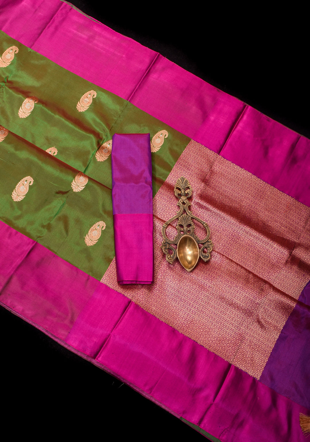 Green-red Dual Tone Banarasi Katan Silk Lightweight Saree with Alfi Paisley Buttas and Self Border| SILK MARK CERTIFIED