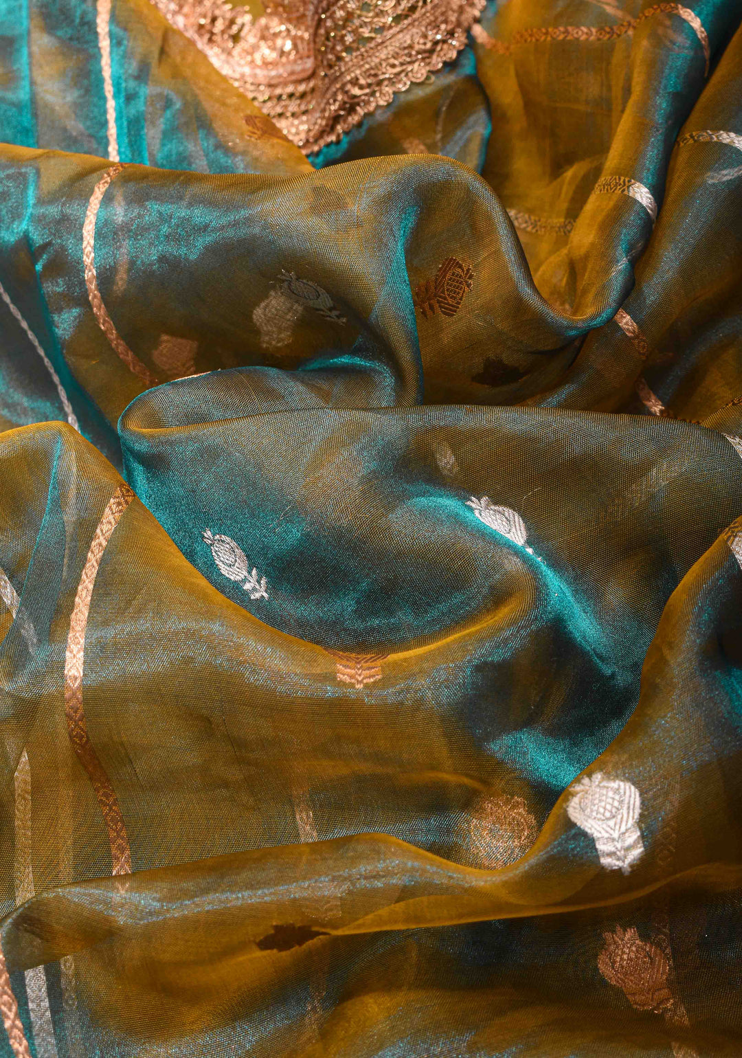 Green Dual Tone Organza Silk Saree with Sona Rupa Zari Buttas and Lace Trim Border| SILK MARK CERTIFIED