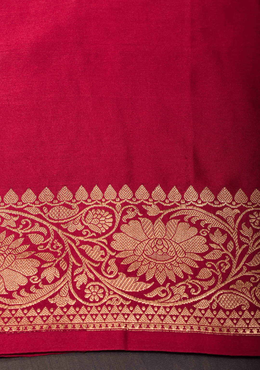 Exquisite Maroon Banarasi Mashru Silk Saree with Damask Buttas and Zari Border | SILK MARK CERTIFIED