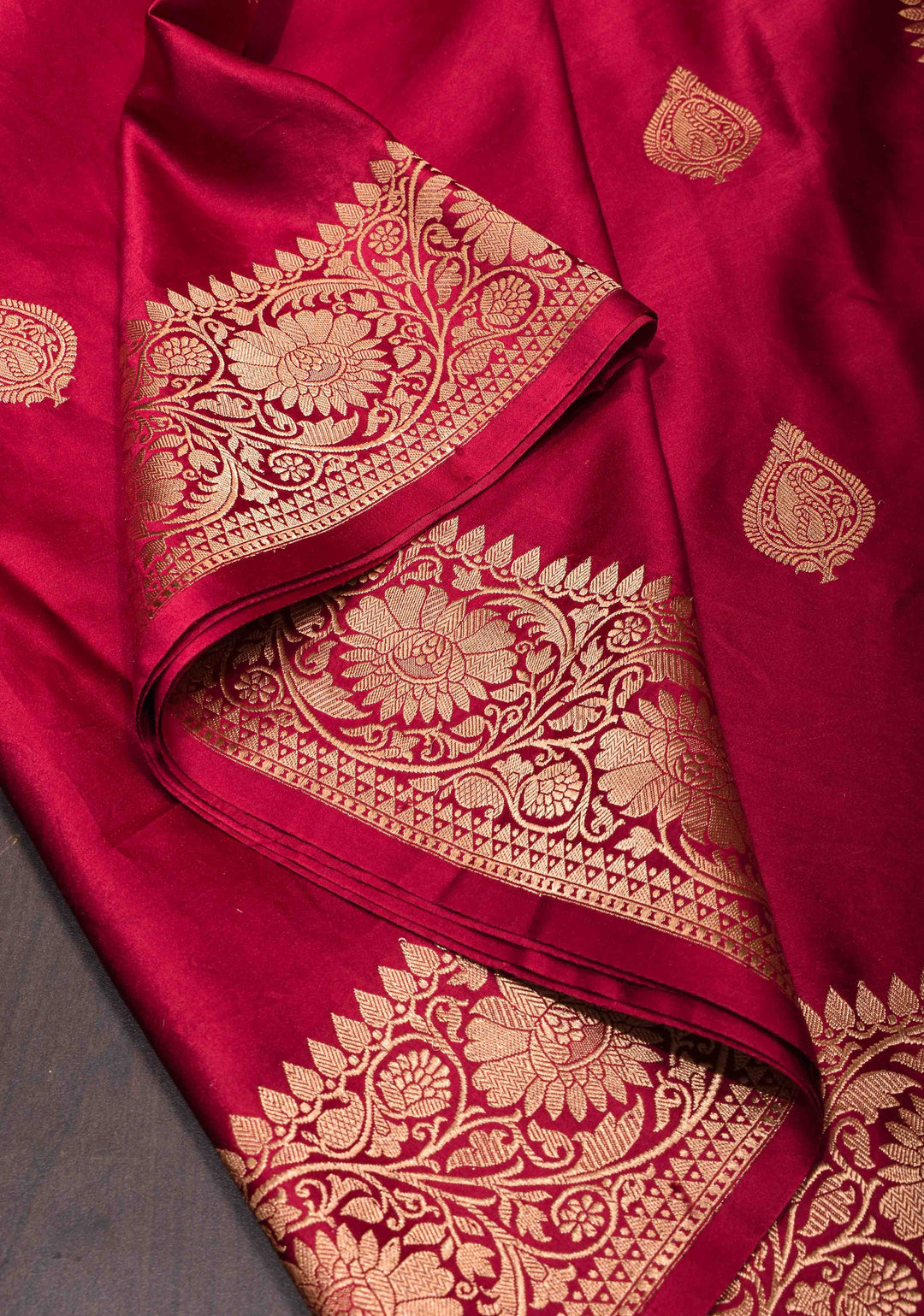 Exquisite Maroon Banarasi Mashru Silk Saree with Damask Buttas and Zari Border | SILK MARK CERTIFIED