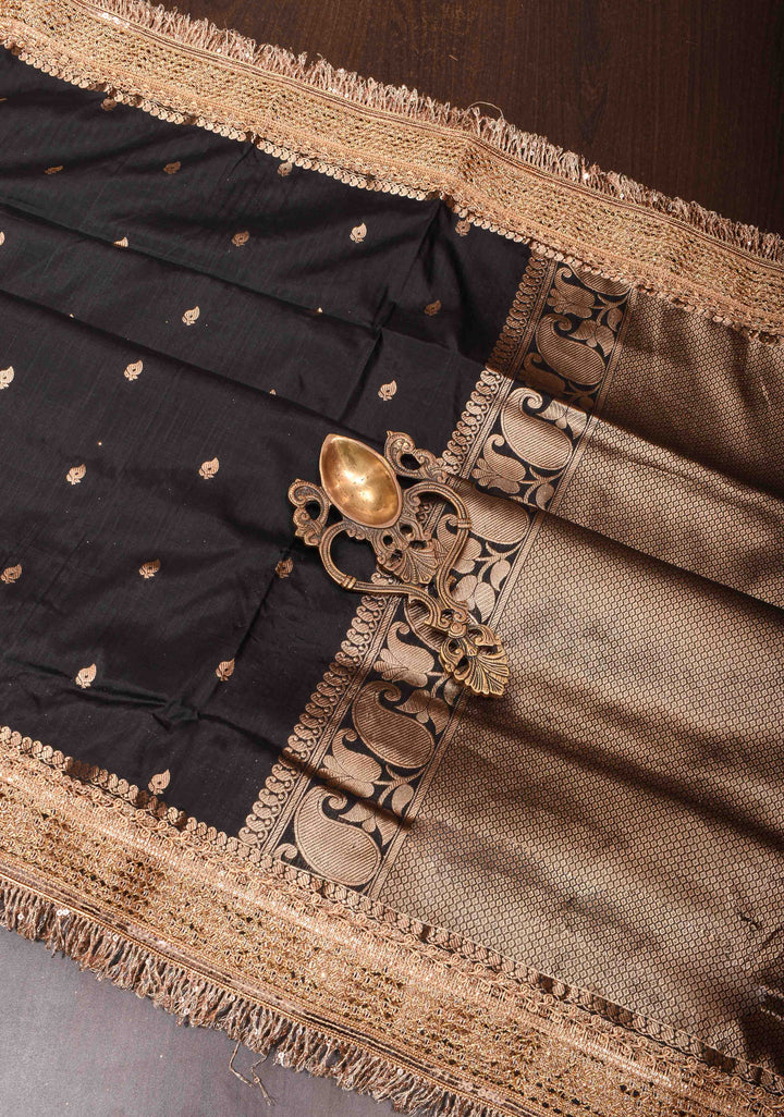 Black Banarasi Handloom Saree with Dainty Sona Rupa Kadhuwa Buttas and Fancy Lace Border | SILK MARK CERTIFIED