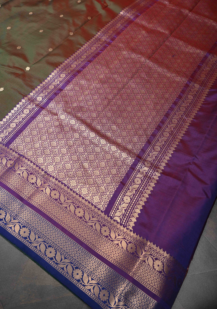 Green Dual tone Pure Banarasi Katan Silk Saree with Chunri Buttis and Zari Border | SILK MARK CERTIFIED