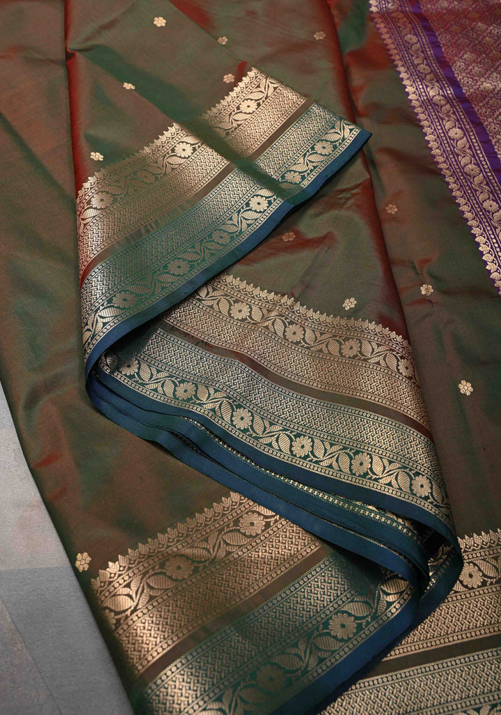 Green Dual tone Pure Banarasi Katan Silk Saree with Chunri Buttis and Zari Border | SILK MARK CERTIFIED