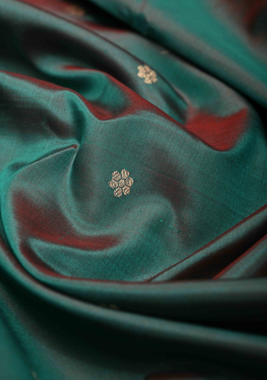 Emerald Green Dual tone Pure Banarasi Katan Silk Saree with Chunri Buttis and Zari Border | SILK MARK CERTIFIED