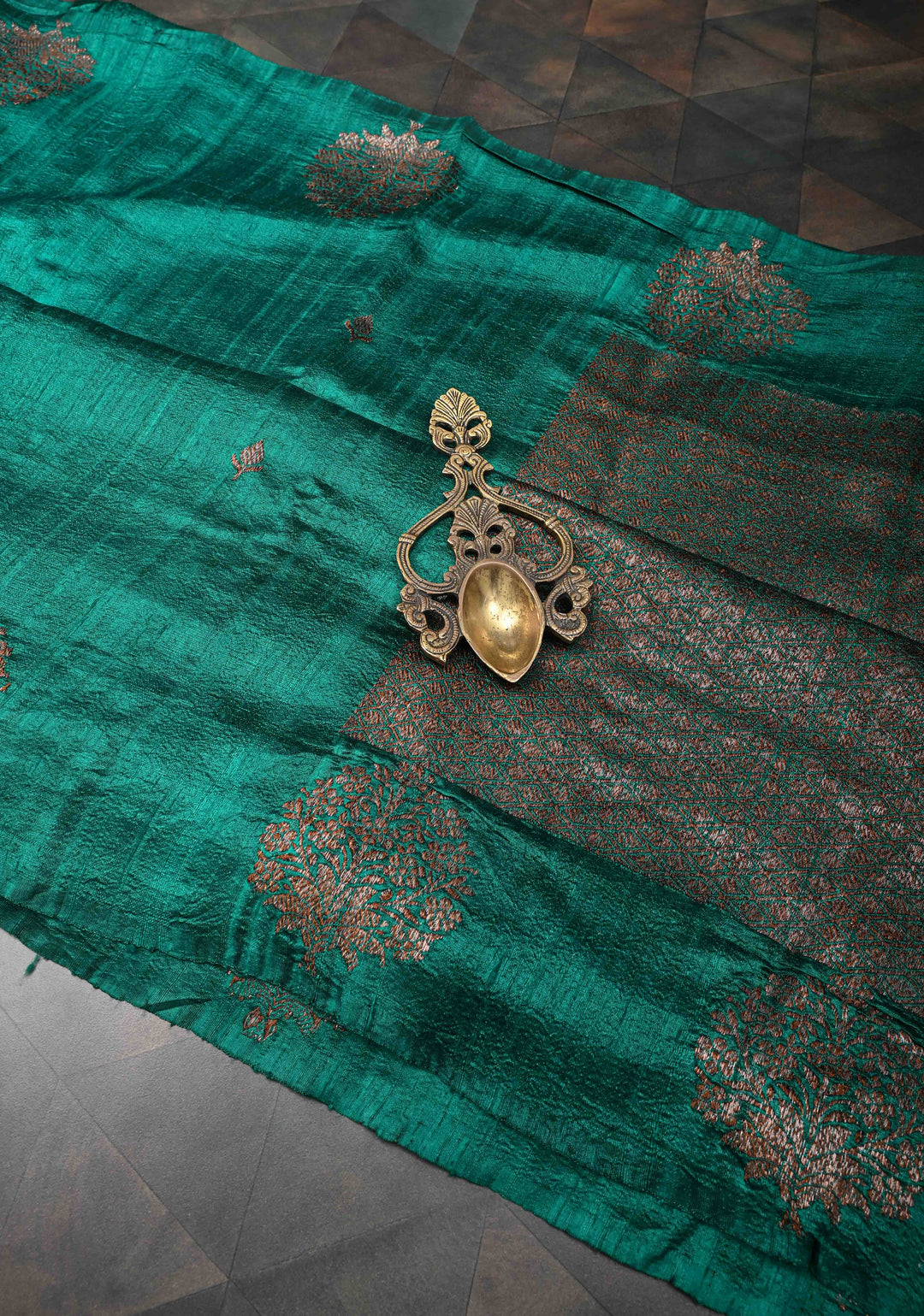 Rama Green Borderless Banarasi Raw Silk Saree with Damask Antique Zari Buttas | SILK MARK CERTIFIED
