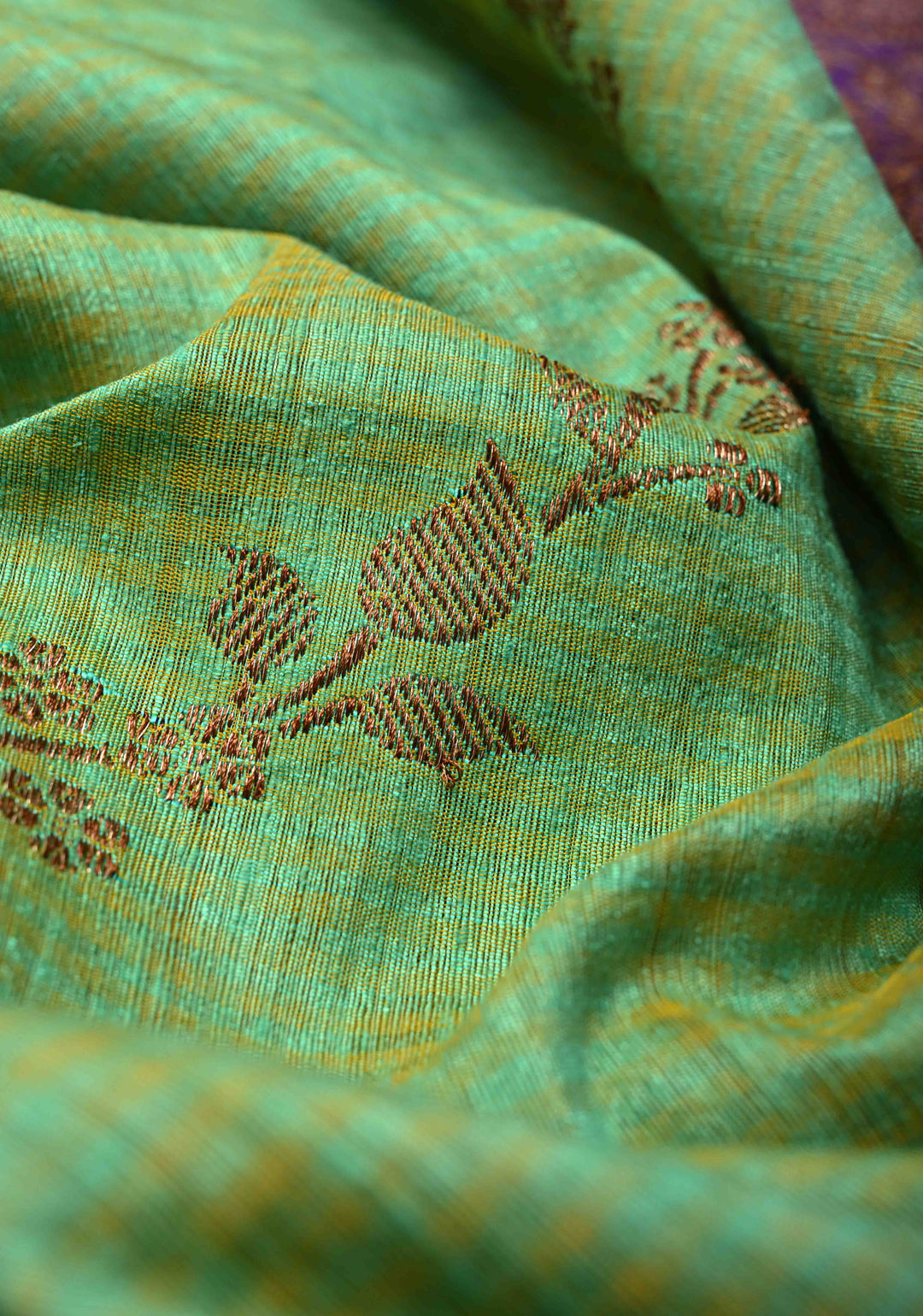 Green Dual Tone Dupion Banarasi Pure Silk Saree with Jungla Leheria Jaal Pattern and Antique Zari Borders | SILK MARK CERTIFIED
