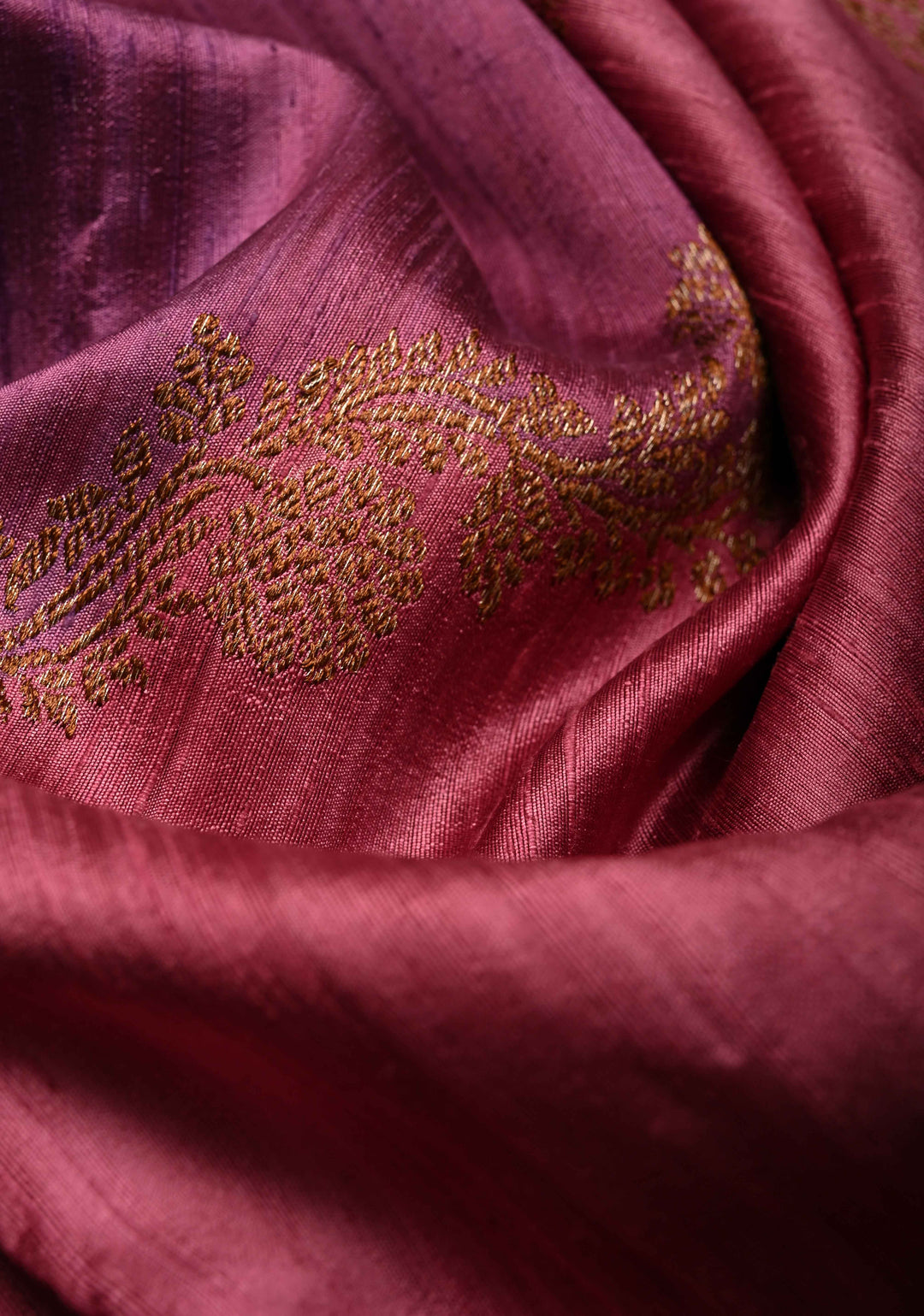 Multicolor Borderless Raw Silk Banarasi Brush Dye Saree with Rangkaat Style and Antique Zari Daignoal Stripes |SILK MARK CERTIFIED