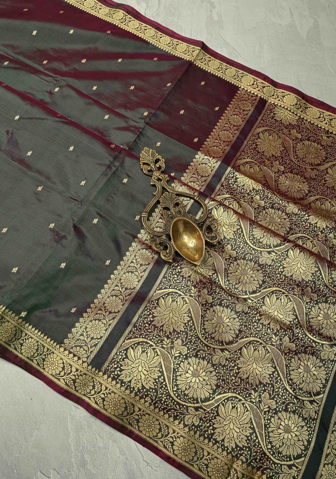 Green Dual tone Lightweight Banarasi Katan Silk saree with Floral Buttis and Minimal Resham Border | SILK MARK CERTIFIED