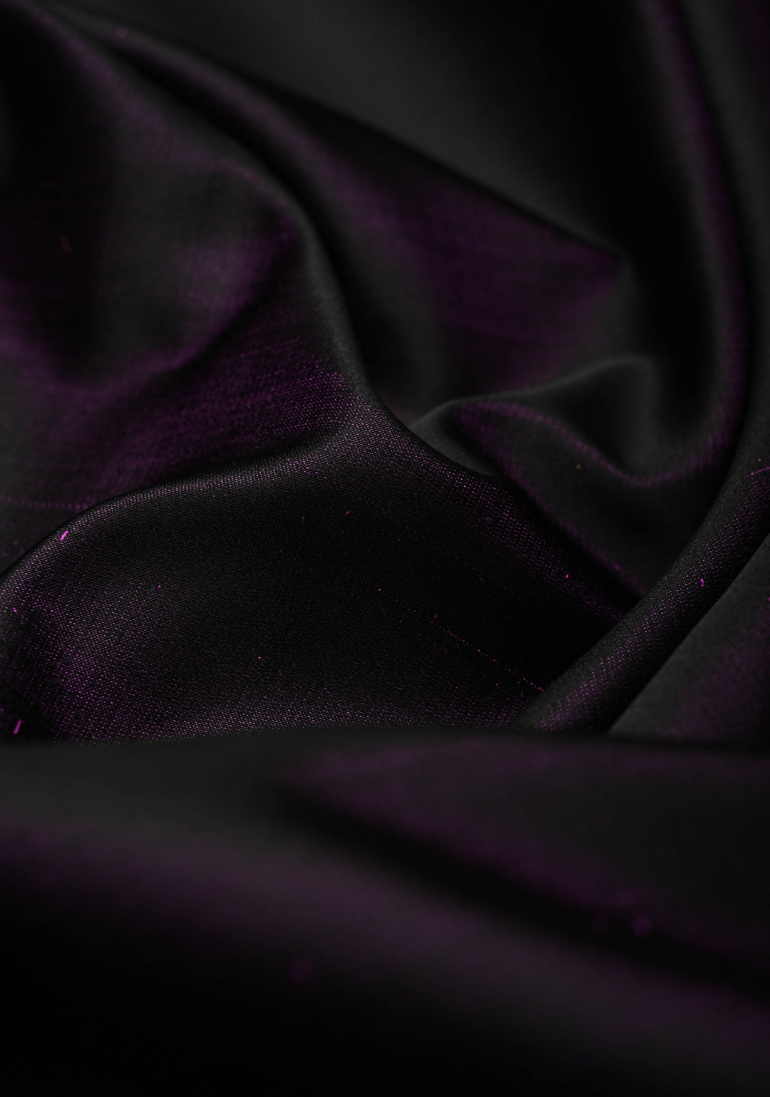 Exquisite Deep Eggplant Purple Banarasi Pure Mashru Silk Saree with Distinct Paisley Motifs on Contrast Border | SILK MARK CERTIFIED