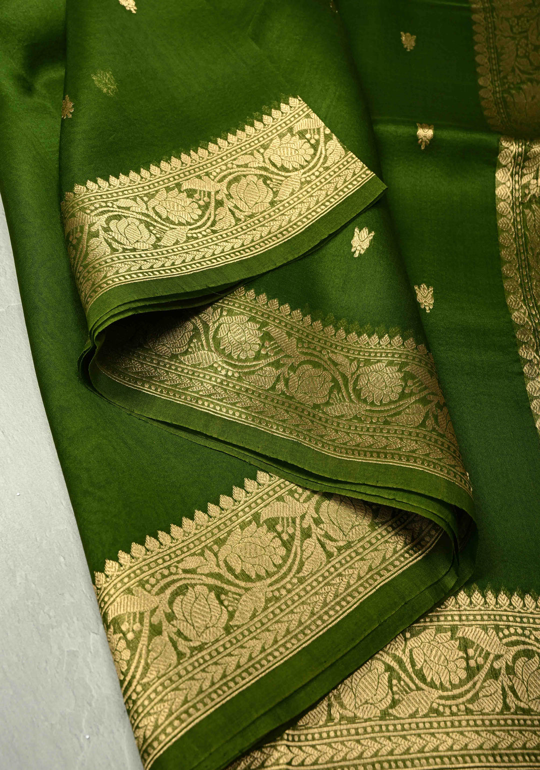 Mehendi Green Pure Banarasi Kora Silk Saree with Zari Buttas and Zari Border | SILK MARK CERTIFIED