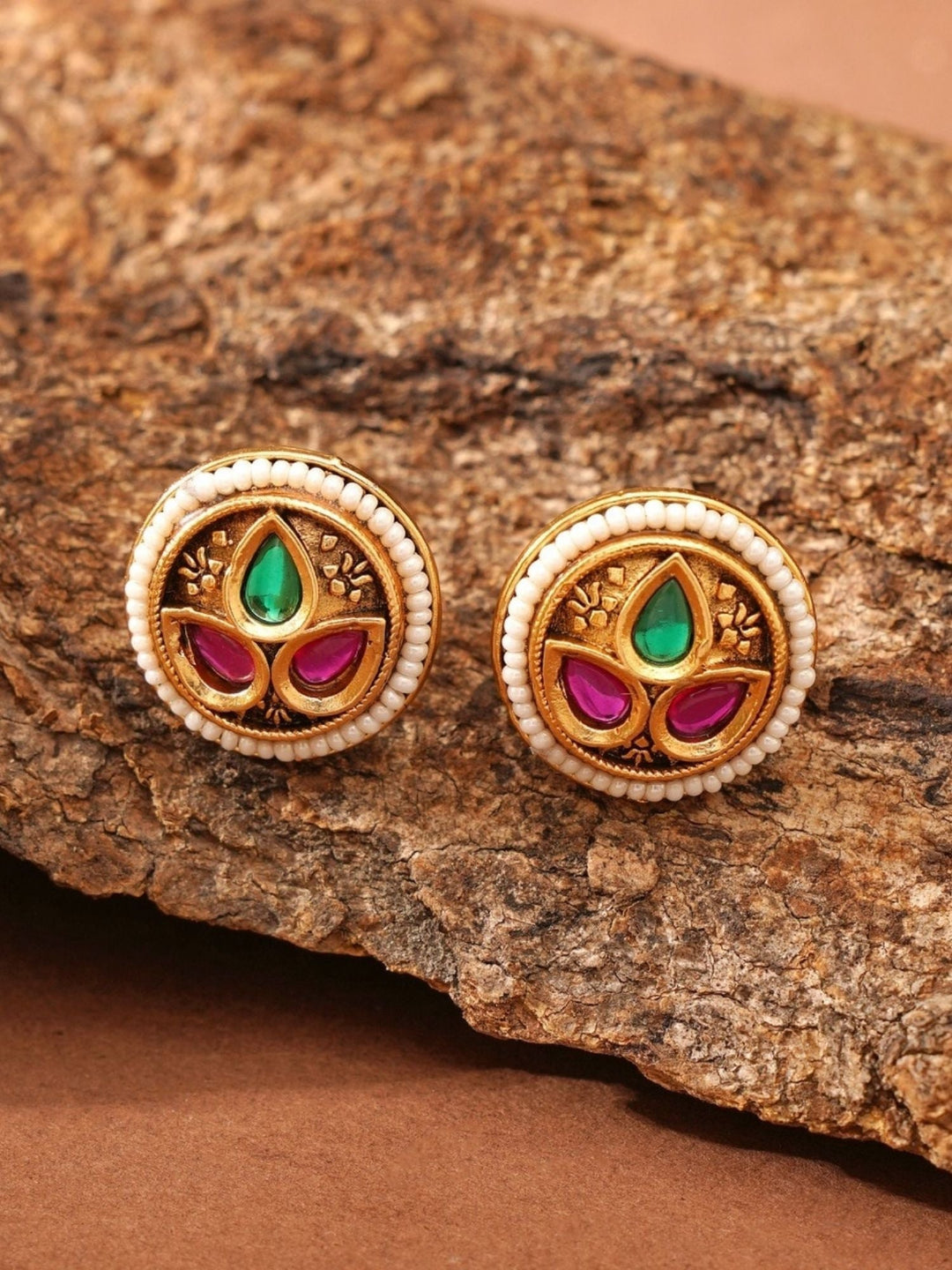 Antique Necklace Set in Gold Plating – Festive | SHOBITAM