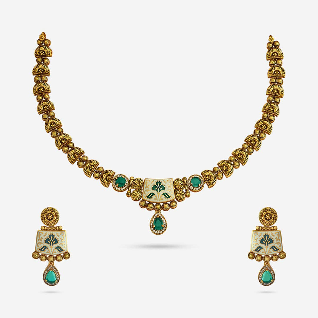 Antique Gold Plated Choker Necklace with Pendant and Matching Earrings