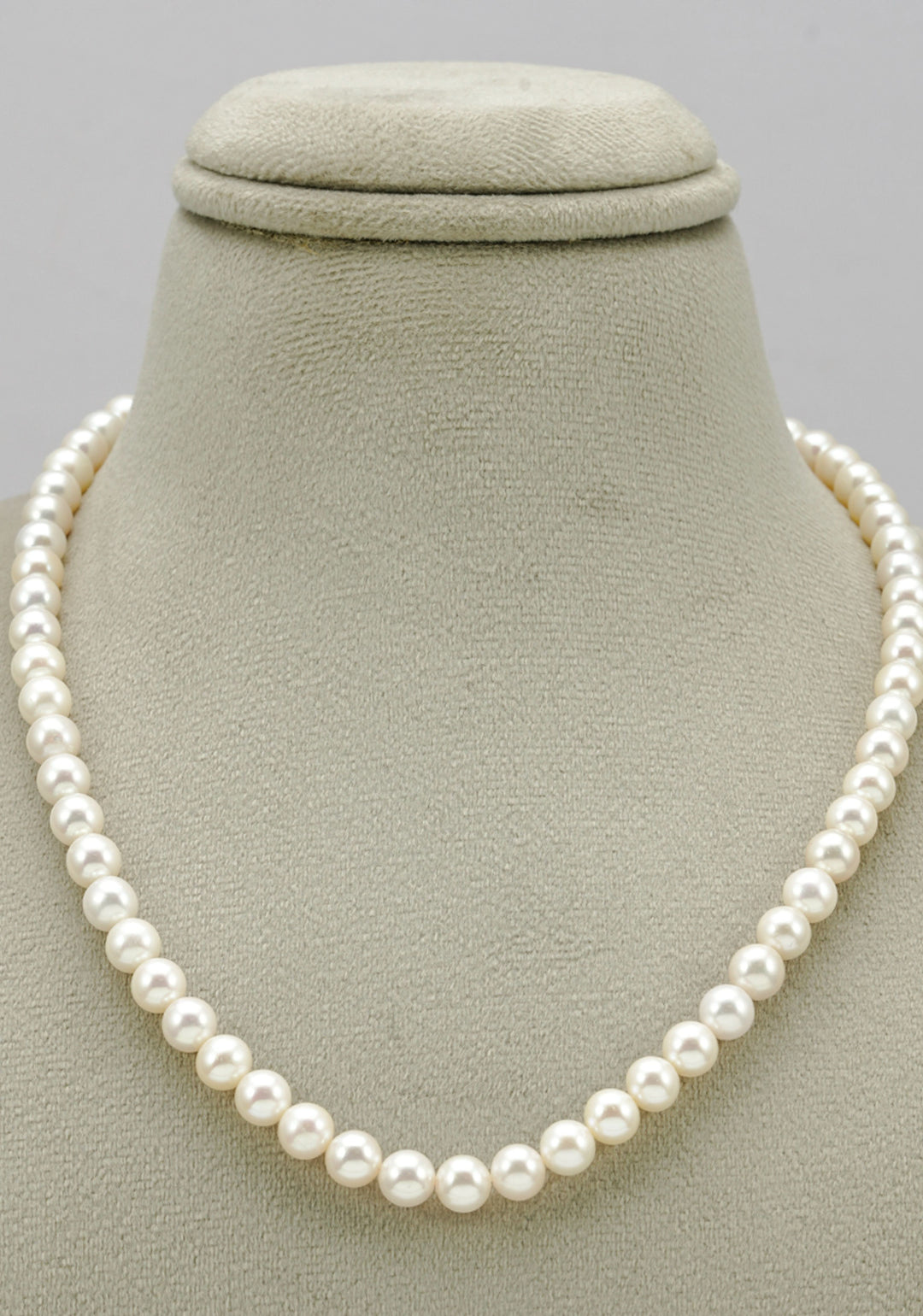 Luxurious Single Line Pearl AAA quality Pearl Necklace Set