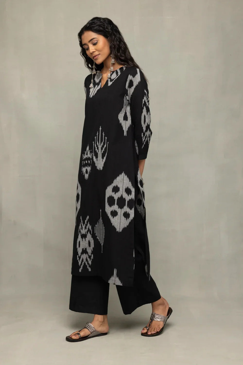 Handloom Black Ikat Abstract Kurta Set with Dupatta | SHOBITAM