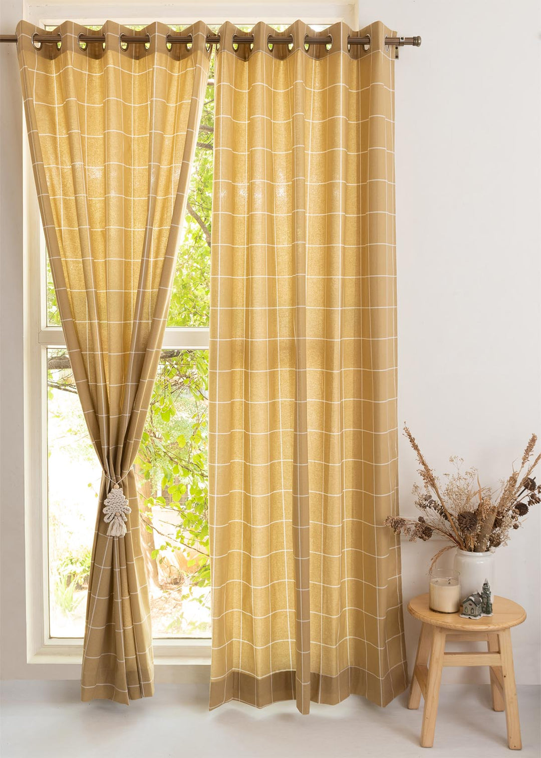 Cabin Checks 100% cotton geometric curtain for living room - Room darkening - Brown - Single Piece | SHOBITAM